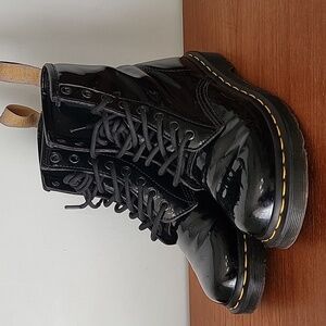 Dr Martens  Patent Glossy Boots 8 Eyelet  sz6 Vegan